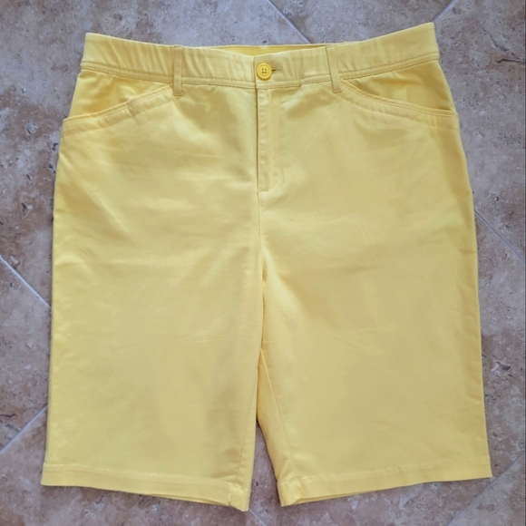 Christopher & Banks Pants - NWOT Bermuda Shorts 12" Inseam Size 16 Lightweight Cotton Chino Yellow